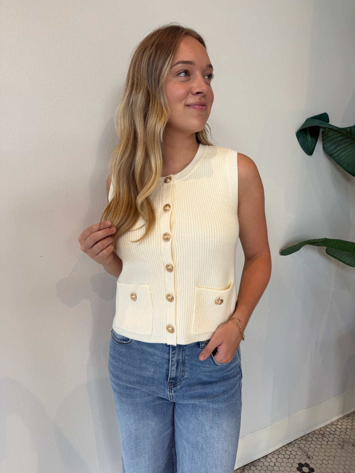 ALIYA SWEATER VEST CREAM