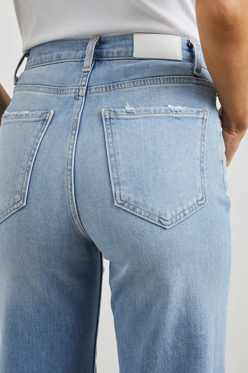 TOPANGA CROP BLUE STEM HEM JEANS