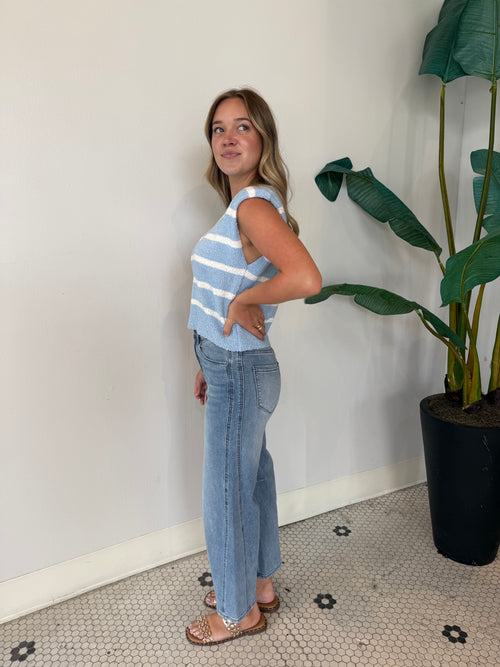 SHOULDER PAD TEXTURED STRIPED KNIT TOP CHAMBERY/WHITE