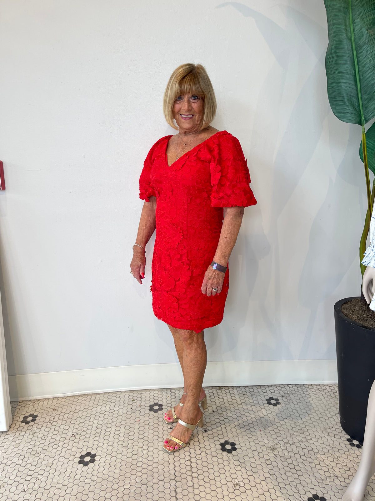 HUSTINA PUFF 3D LACE MINI DRESS RED