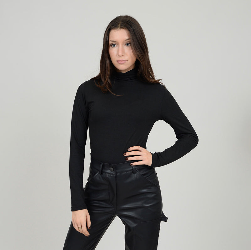 SARAH T NECK BLACK