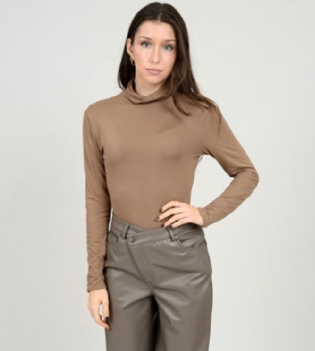 SARAH T NECK WALNUT