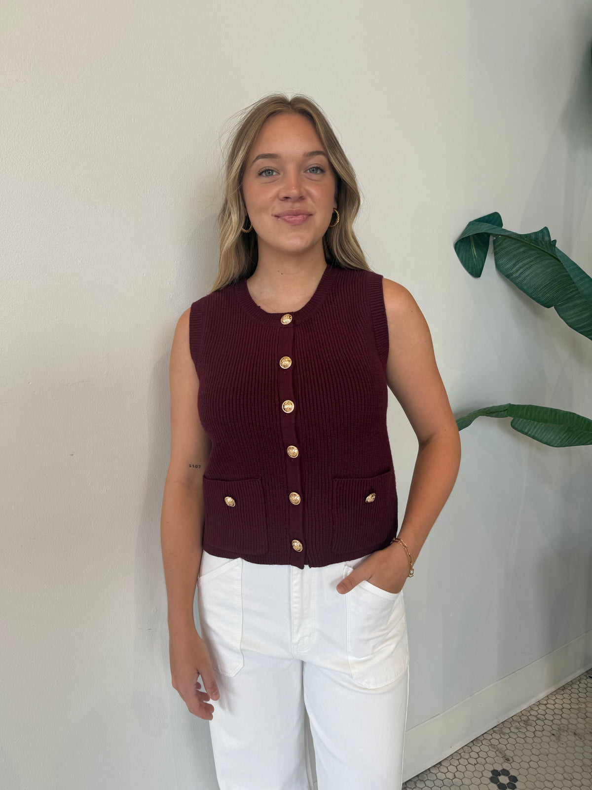 ALIYA SWEATER VEST WINE