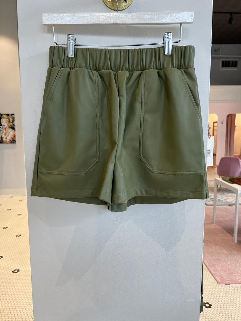 FAUX THE RECORD SHORT OLIVE