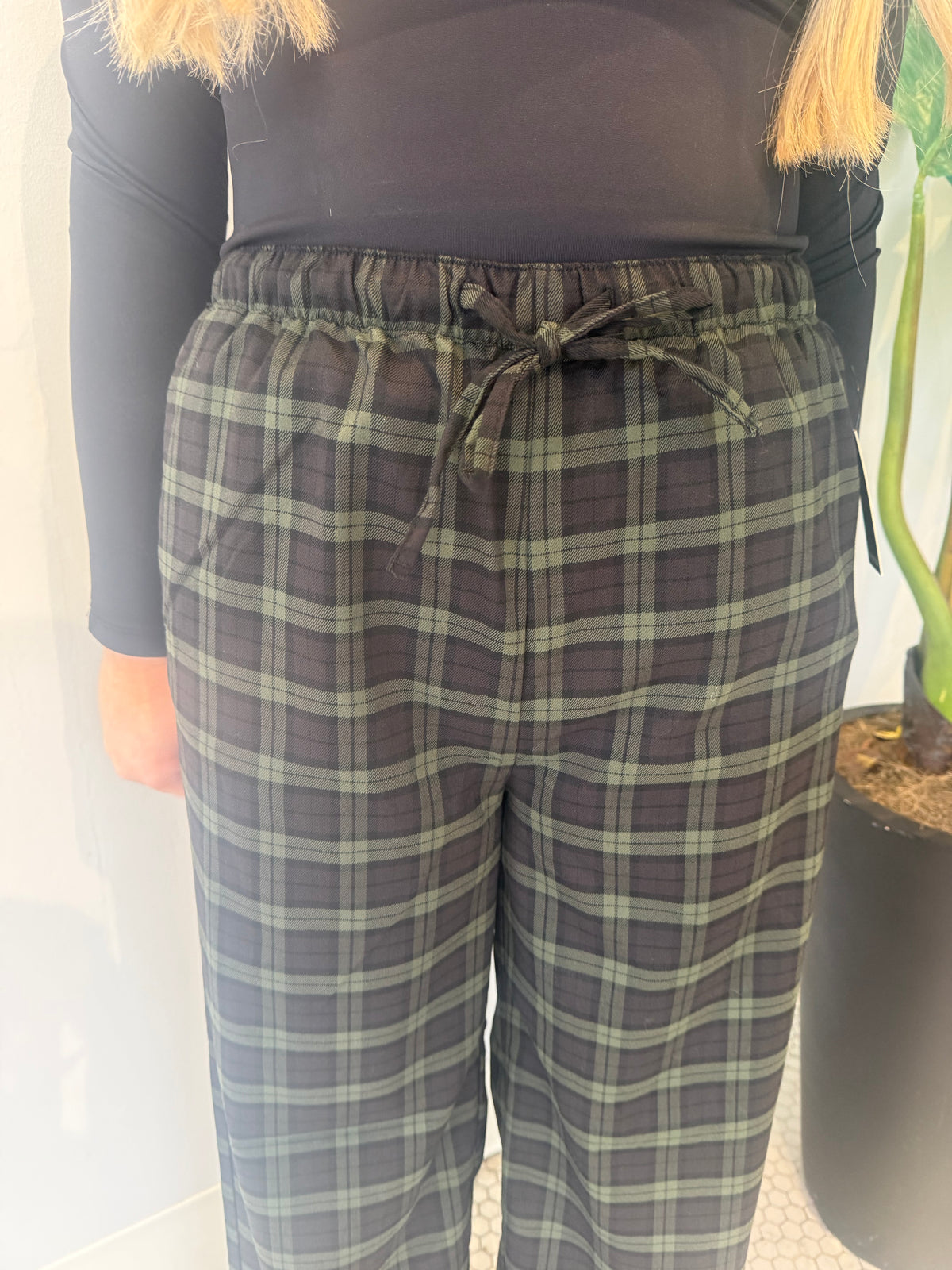 MERRY PLAID DRAWSTRING PANTS