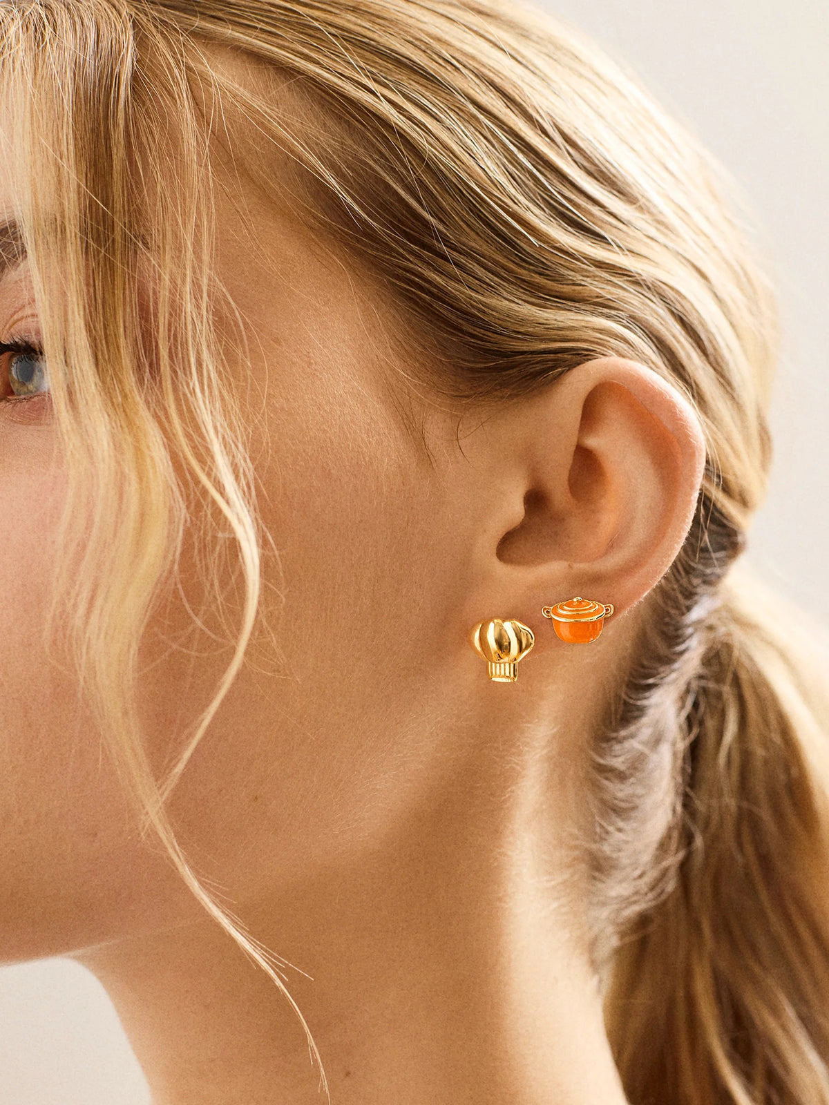 ORDER UP DUTCH OVEN EARRING SET