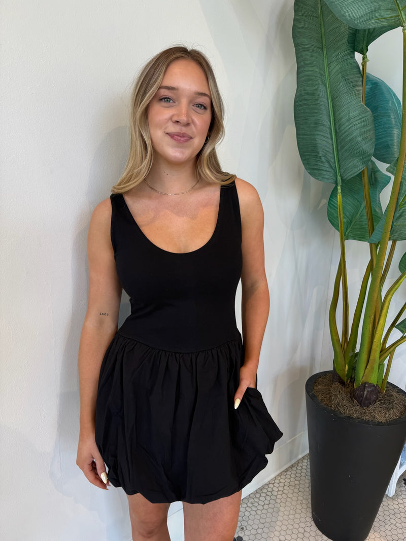 VARA DOUBLE V-NECK BUBBLE MINI DRESS BLK