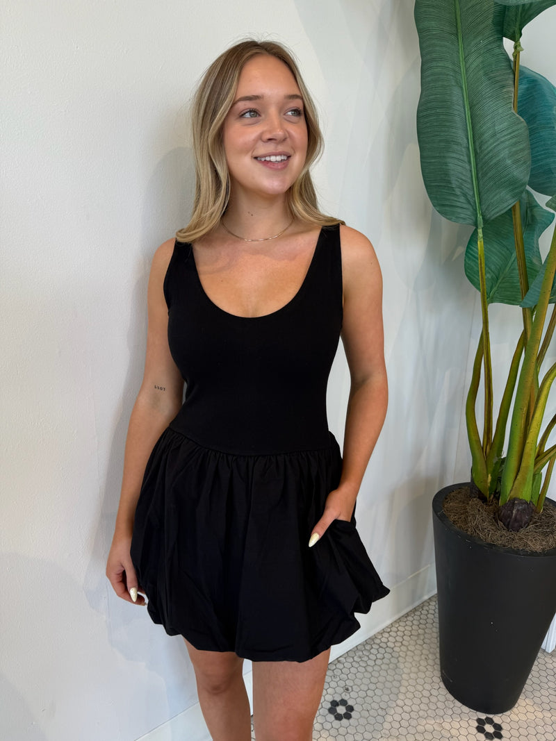 VARA DOUBLE V-NECK BUBBLE MINI DRESS BLK