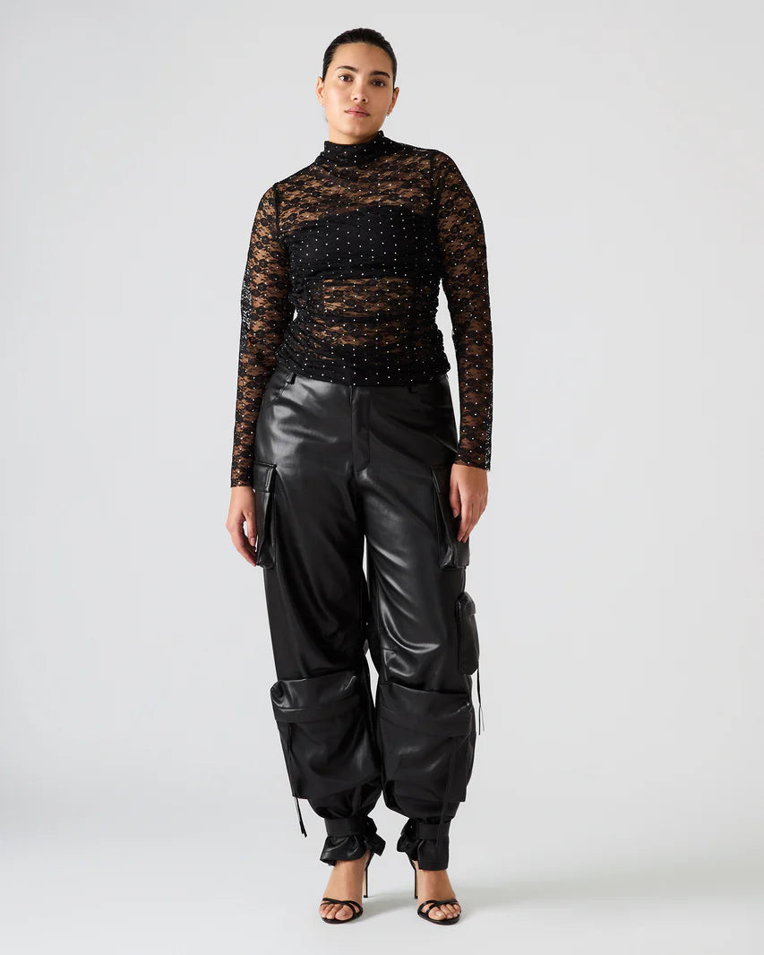 BAYLEE TOP IN BLACK