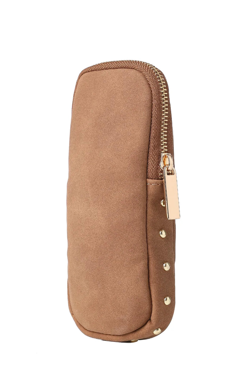 EV GLASSES CASE IN SADDLE