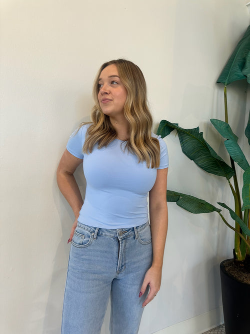 ROXI SS CREW NECK TOP BLUE FALLS