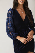 VELVET LACE SLEEVE MINI DRESS NAVY