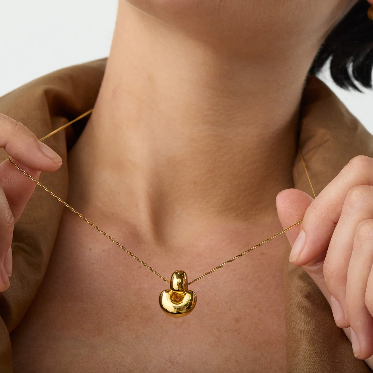 TOME PENDANT NECKLACE IN GOLD – VC Boutique