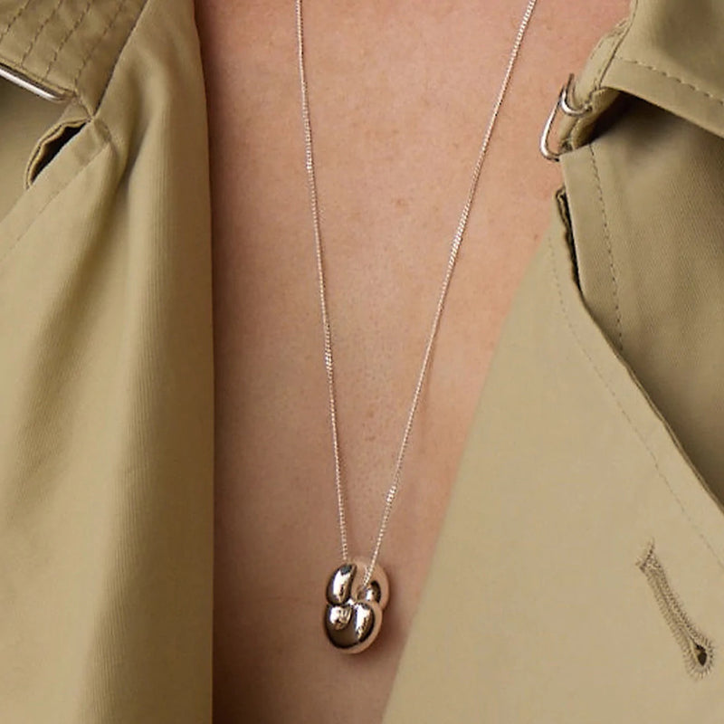 TOME PENDANT NECKLACE IN SILVER